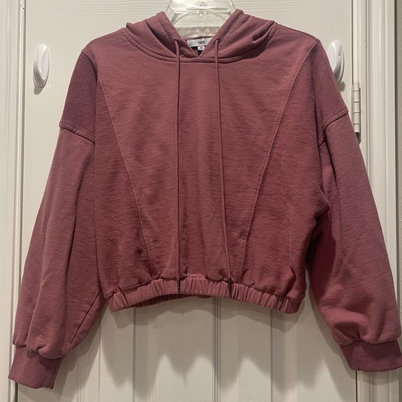 Fate Women's Cropped Hoodie Sz Medium Elastic Waist Athleisure Sporty Loungewear - Picture 1 of 8
